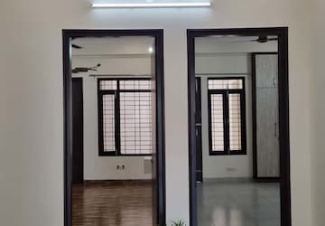 Room in 3 BHK Apartment at Ireo Uptown, Sector 66 – for Sale