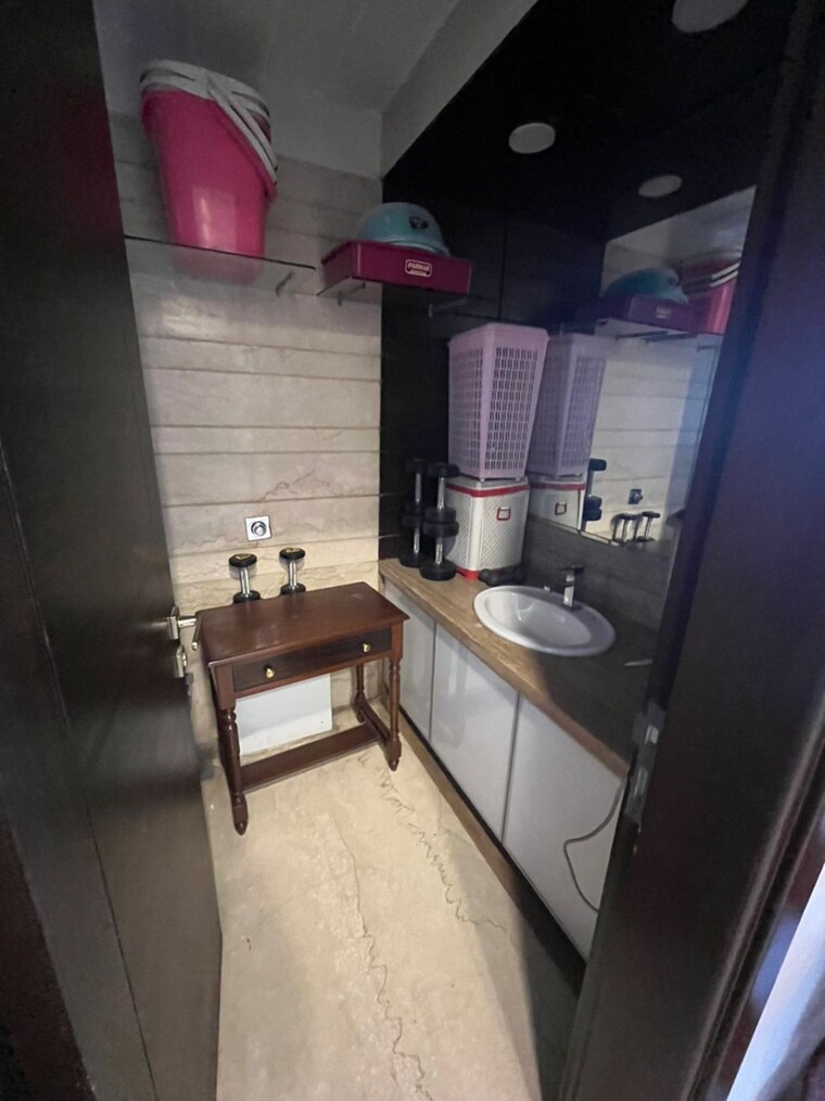 Bathroom, supreme-signature-chembur 4 Bedroom 3250 Sq.Ft. Apartment In Chembur Mumbai 9325184