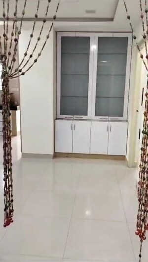 Room in 3 BHK Apartment at Kondapur – for Rent