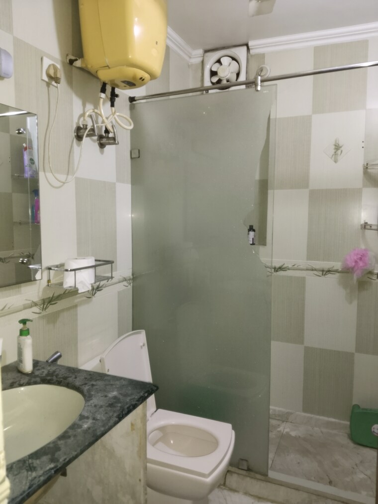 Bathroom, sarita-vihar-pocket-g-rwa 3 Bedroom 2000 Sq.Ft. Apartment In Sarita Vihar Delhi 9325274