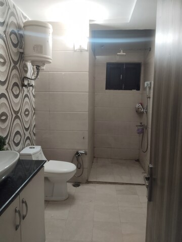 Bathroom in 2 BHK Apartment at Sarita Vihar Pocket-G RWA, Sarita Vihar – for Rent