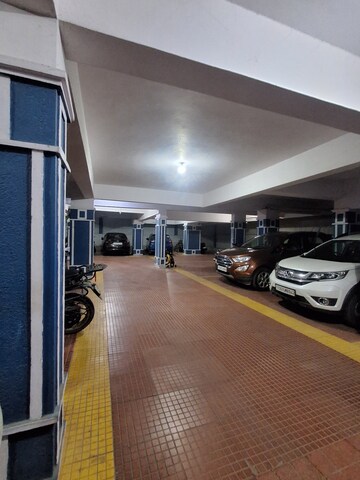 Parking in 2 BHK Apartment at Kondapur – for Rent