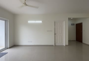 Room in 3 BHK Apartment at Nitesh Columbus Square, Bellary Road – for Rent