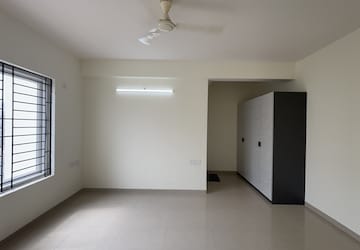 Room in 3 BHK Apartment at Nitesh Columbus Square, Bellary Road – for Rent