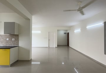 Room in 3 BHK Apartment at Nitesh Columbus Square, Bellary Road – for Rent