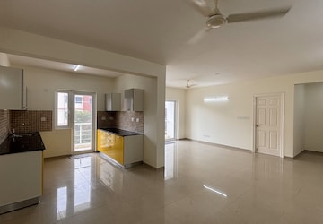 Room in 3 BHK Apartment at Nitesh Columbus Square, Bellary Road – for Rent