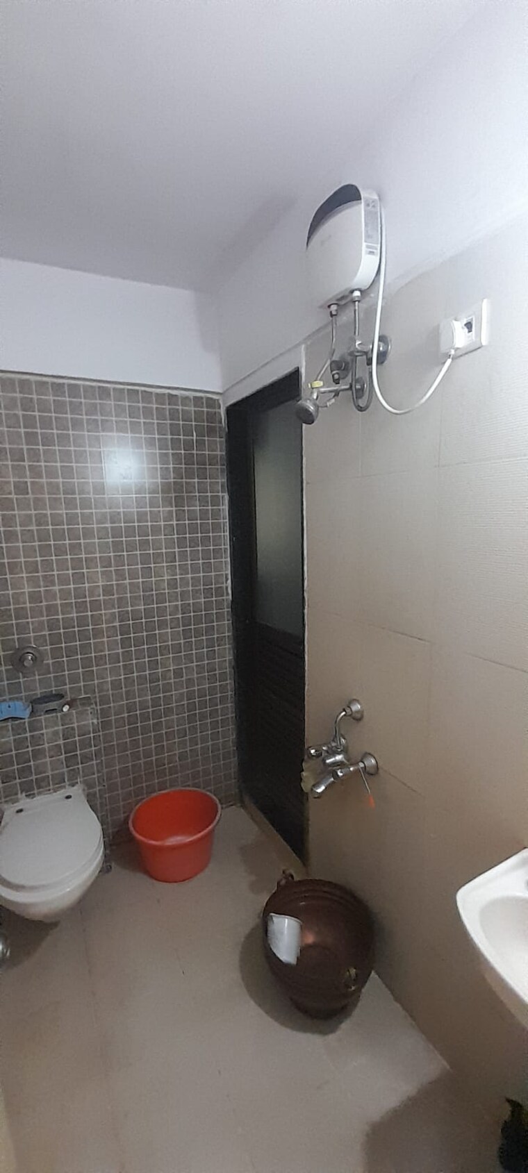Bathroom, dosti-vihar 1.5 Bedroom 550 Sq.Ft. Apartment In Samata Nagar Thane 9325300