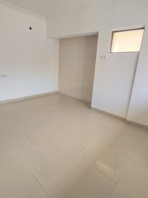Room in 3 BHK Apartment at Runwal Garden City, Balkum Pada – for Sale
