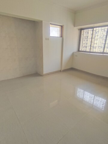 Room in 3 BHK Apartment at Runwal Garden City, Balkum Pada – for Sale