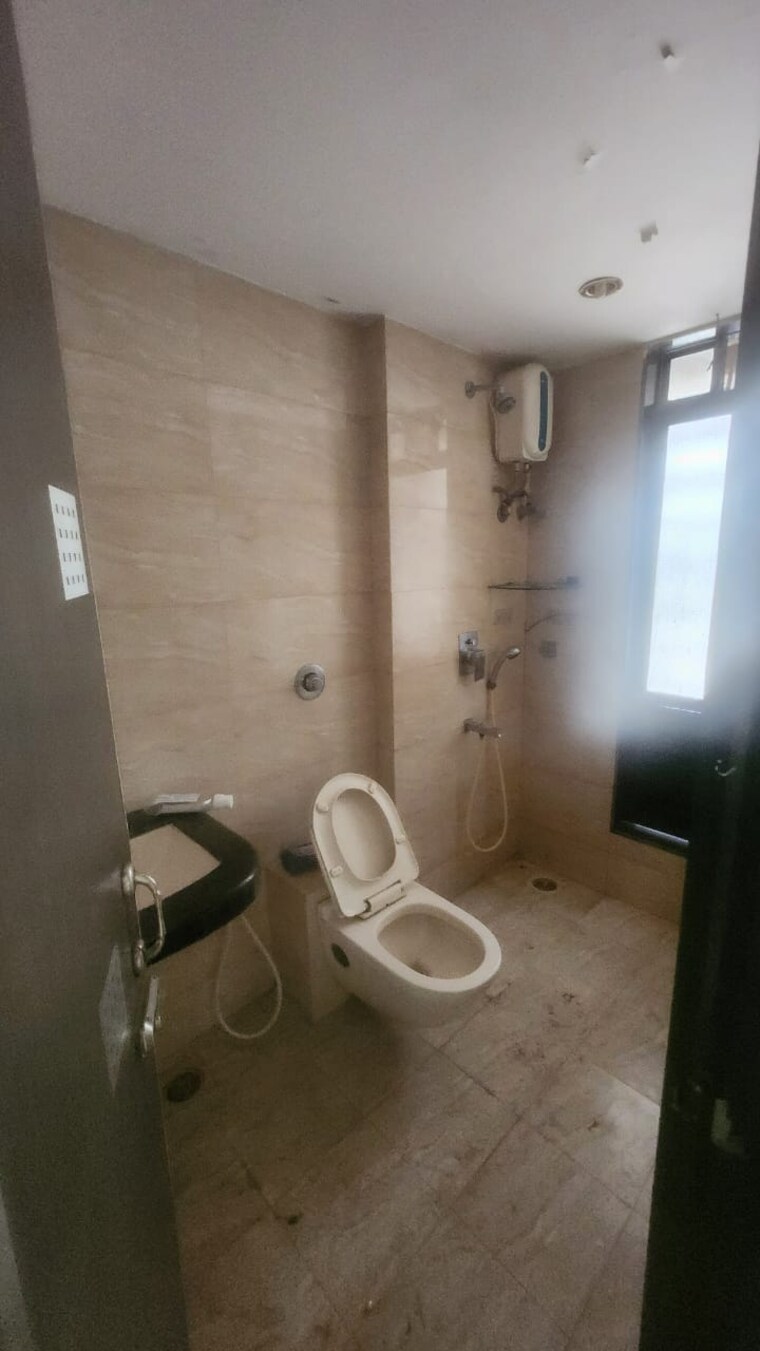 Bathroom, safal-classic 2 Bedroom 975 Sq.Ft. Apartment In Chembur Mumbai 9325434