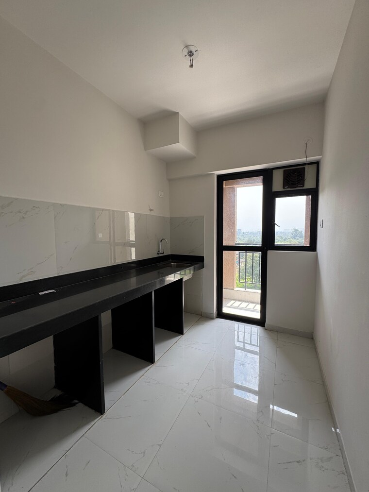 Kitchen, runwal-gardens-phase-i 2 Bedroom 670 Sq.Ft. Apartment In Dombivli East Thane 9325440