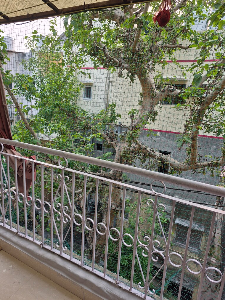 Balcony, mayur vihar 3 Bedroom 1300 Sq.Ft. Apartment In Mayur Vihar Delhi 9325447