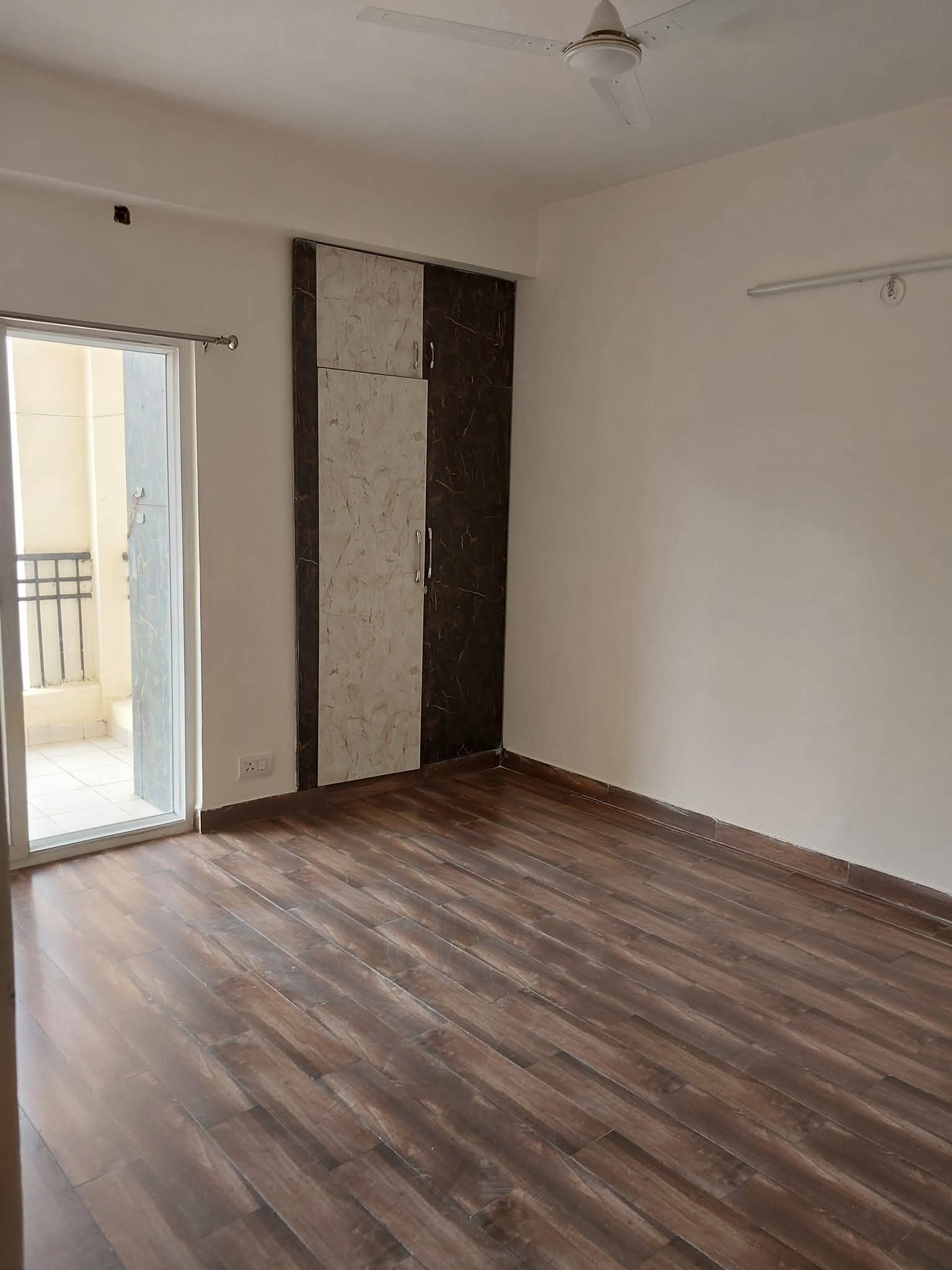 3 BHK Apartment For Sale in Gaur City-2