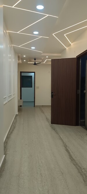 Room in 2 BHK Builder Floor at Meenakshi Garden – for Sale