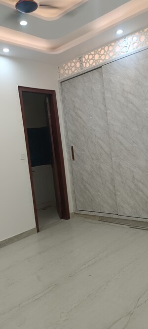 Room in 2 BHK Builder Floor at Meenakshi Garden – for Sale