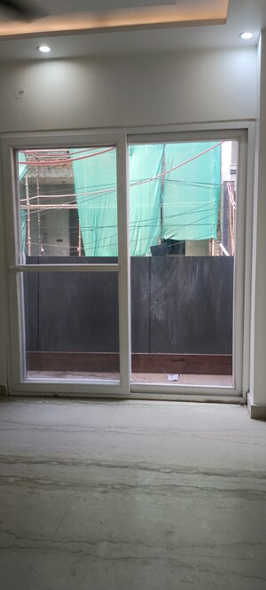 Room in 2 BHK Builder Floor at Meenakshi Garden – for Sale