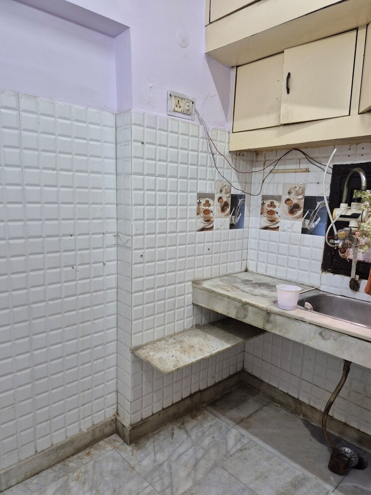 Kitchen, mayur vihar 1 3 Bedroom 1300 Sq.Ft. Apartment In Mayur Vihar 1 Delhi 9325455