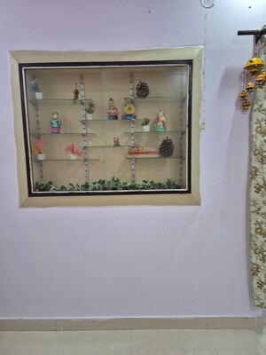 Room in 3 BHK Apartment at Mayur Vihar 1 – for Rent