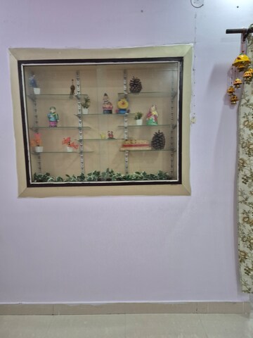 Room in 3 BHK Apartment at Mayur Vihar 1 – for Rent