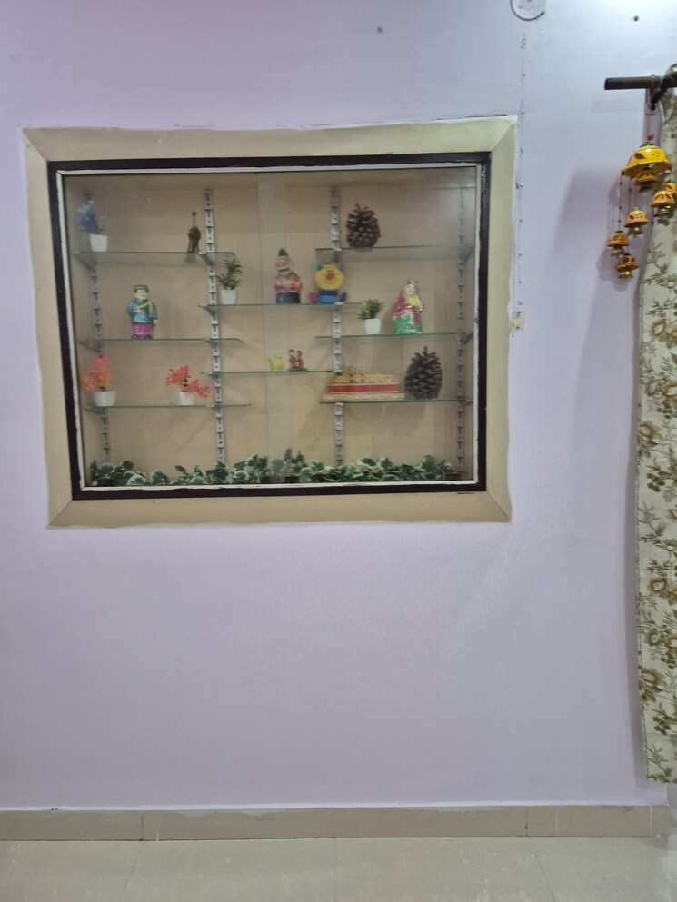 Room, mayur vihar 1 3 Bedroom 1300 Sq.Ft. Apartment In Mayur Vihar 1 Delhi 9325455