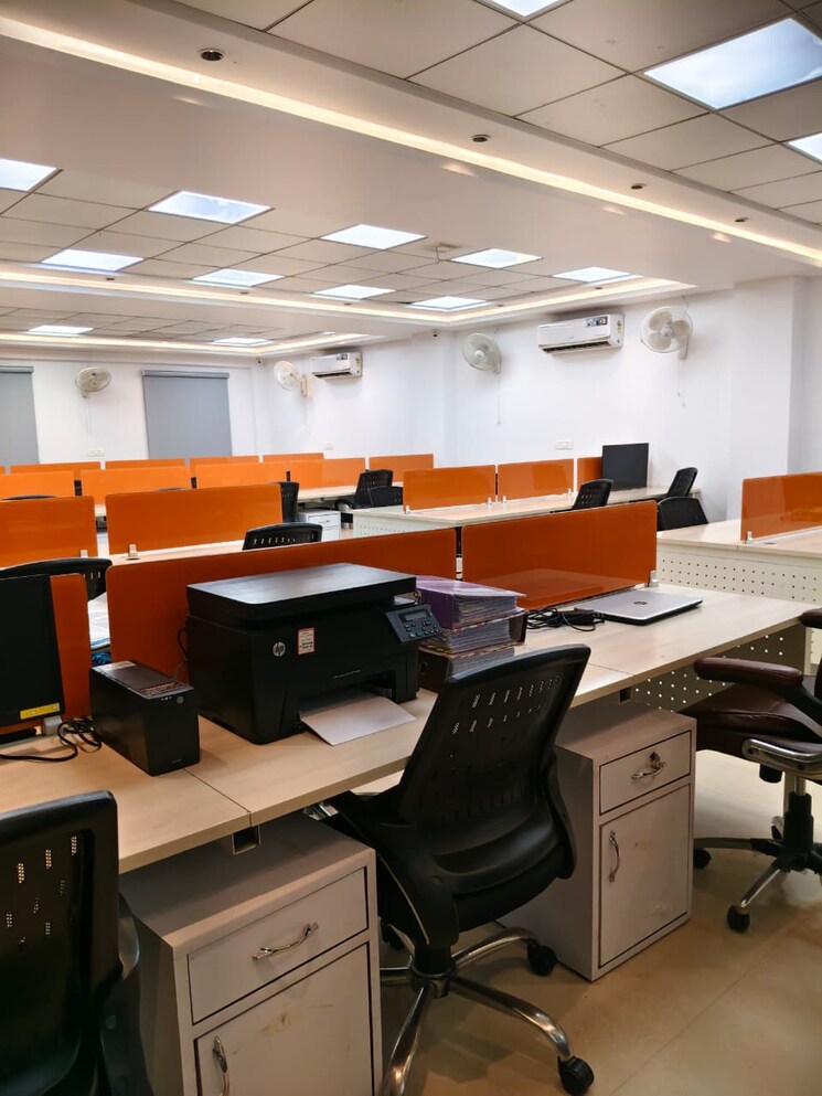Team Area, sector 63 Commercial Office Space 3000 Sq.Ft. In Sector 63 Noida 9325459