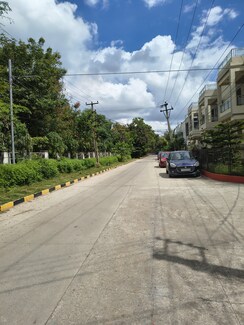 Plot For Sale in Royal Park Yapral