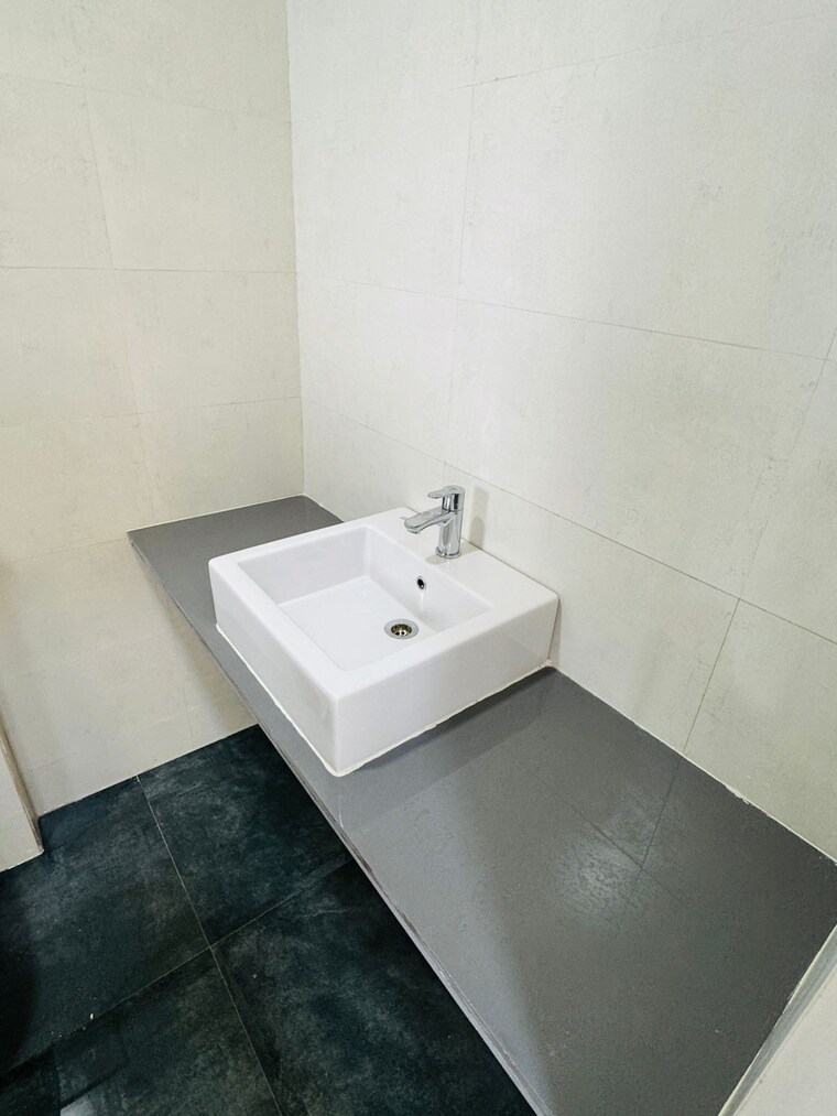 Bathroom, hiranandani-estate-villa-carino 1 Bedroom 449 Sq.Ft. Apartment In Thane West Thane 9325532