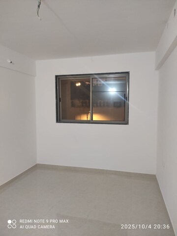 Room in 1 BHK Apartment at Hiranandani Estate Villa Carino, Thane West – for Rent