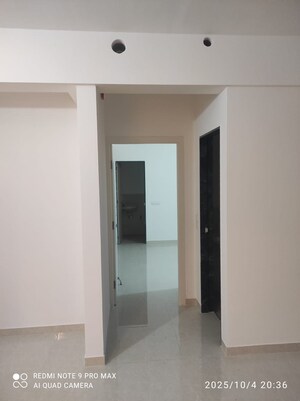 Room in 1 BHK Apartment at Hiranandani Estate Villa Carino, Thane West – for Rent