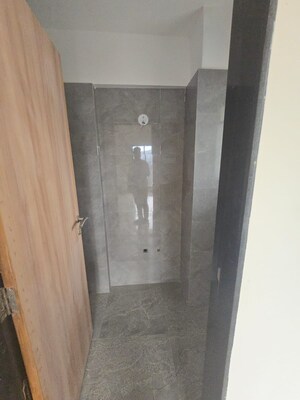 Furnished Amenities in 2 BHK Apartment at Best Complex Andheri West, Andheri West – for Rent