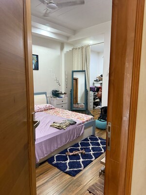 Bedroom in 3 BHK Builder Floor at DLF City Phase IV, Dlf Phase iv – for Rent