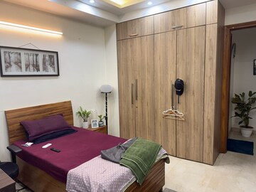Bedroom in 3 BHK Builder Floor at DLF City Phase IV, Dlf Phase iv – for Rent