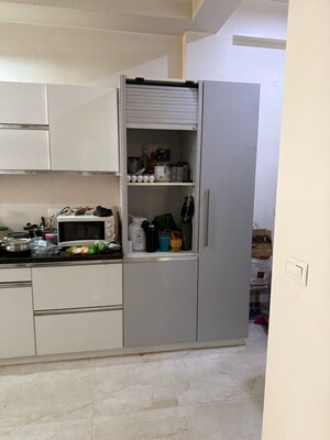 Furnished Amenities in 3 BHK Builder Floor at DLF City Phase IV, Dlf Phase iv – for Rent