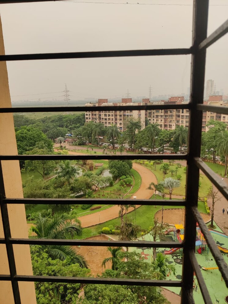 Garden, deep-tower 2 Bedroom 675 Sq.Ft. Apartment In Andheri West Mumbai 9325593