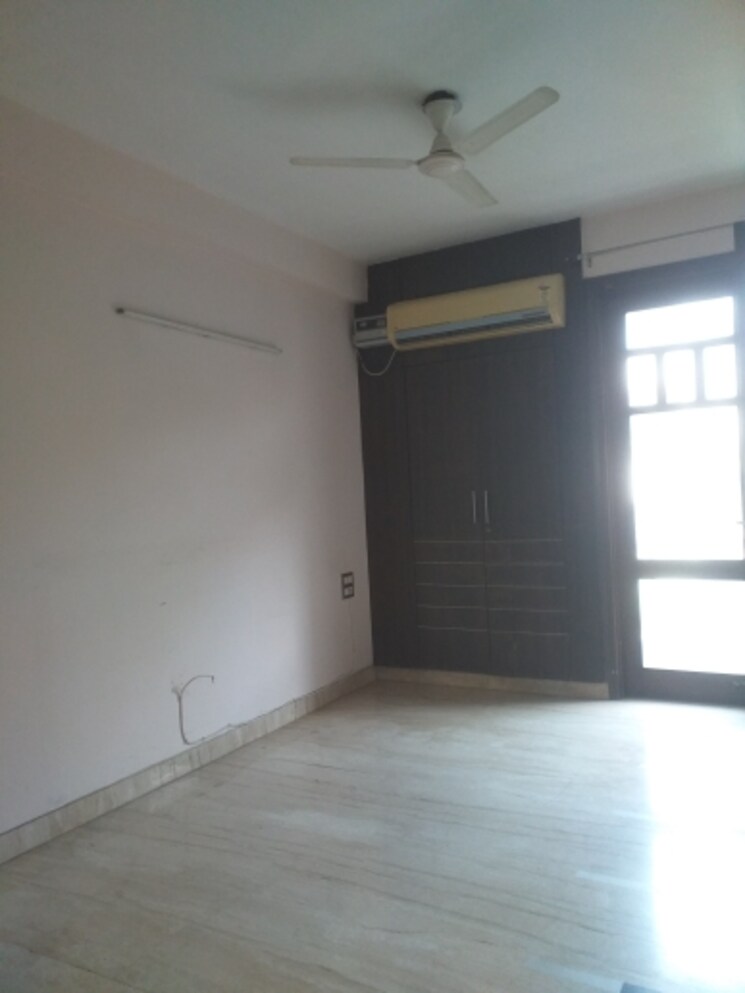 Room, east patel nagar 3 Bedroom 1710 Sq.Ft. Builder Floor In East Patel Nagar Delhi 9325605