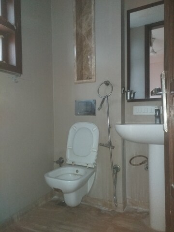 Bathroom in 3 BHK Builder Floor at East Patel Nagar – for Rent