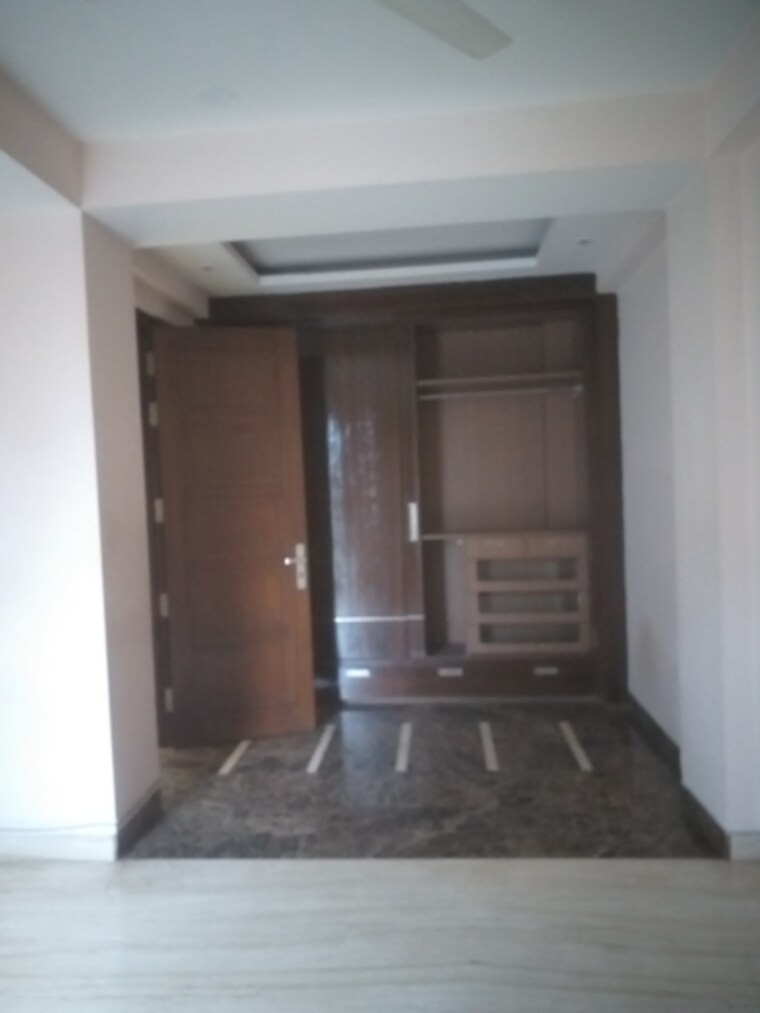Room, east patel nagar 3 Bedroom 1710 Sq.Ft. Builder Floor In East Patel Nagar Delhi 9325605