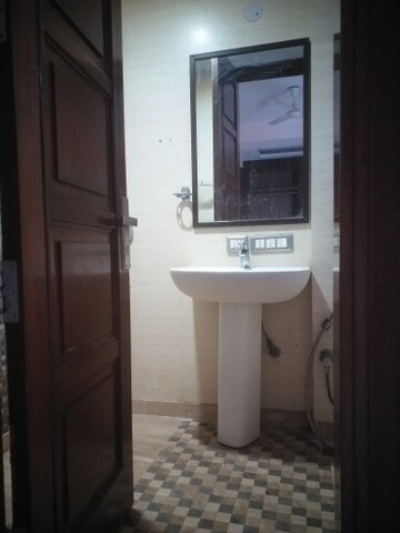 Bathroom in 3 BHK Builder Floor at East Patel Nagar – for Rent