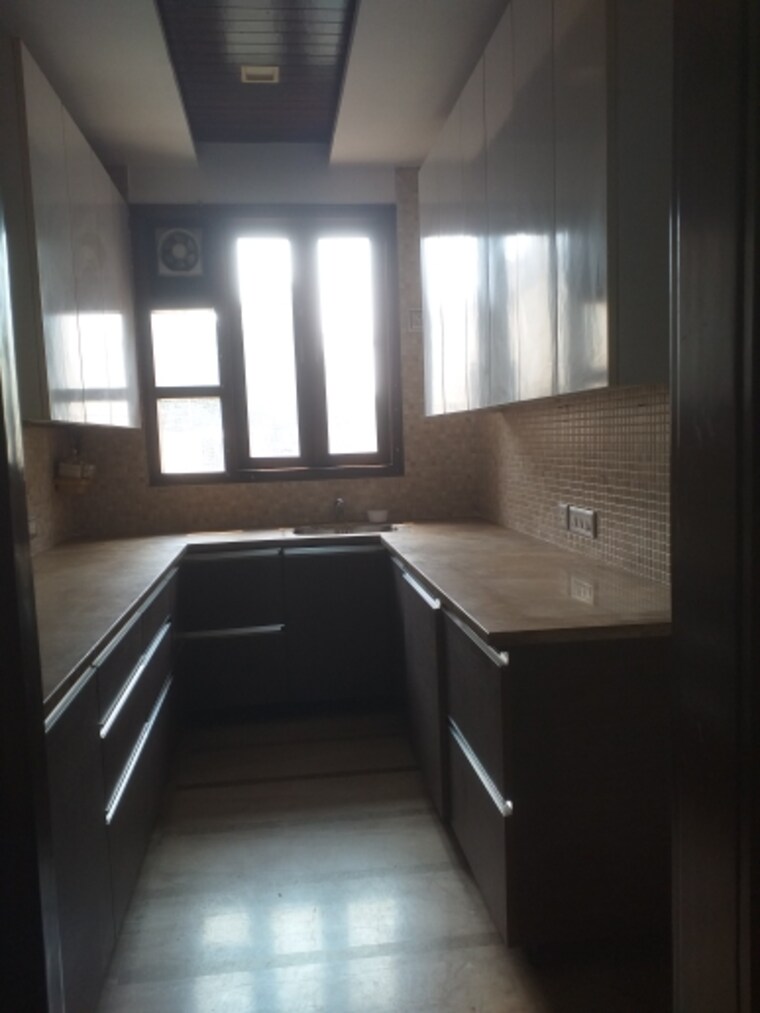 Kitchen, east patel nagar 3 Bedroom 1710 Sq.Ft. Builder Floor In East Patel Nagar Delhi 9325605