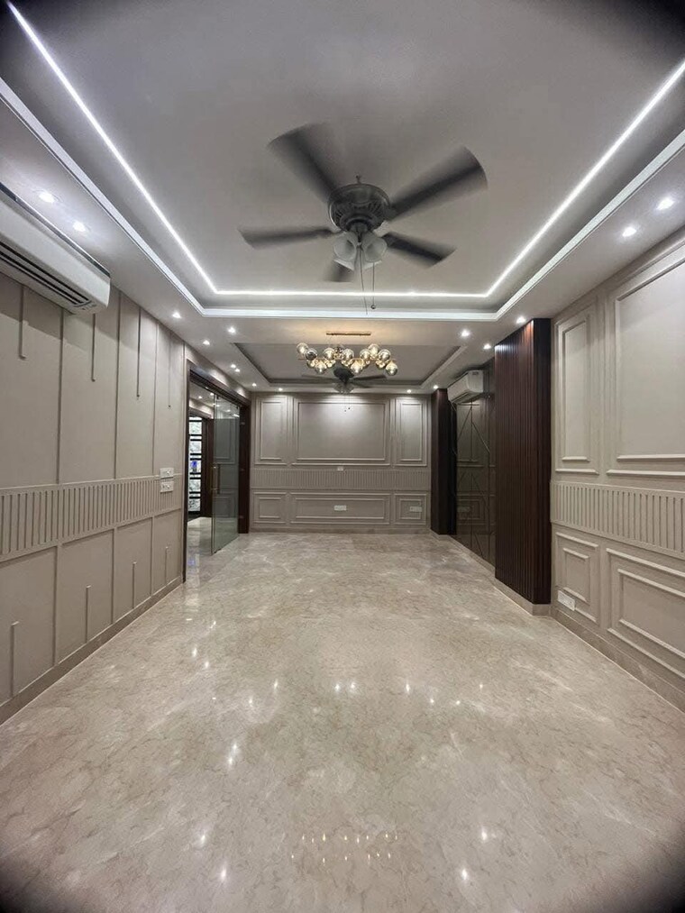 Room, sector 4 3 Bedroom 1840 Sq.Ft. Builder Floor In Sector 4 Gurgaon 9325601