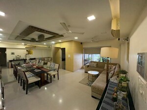 Living Room in 4 BHK Apartment at DLH Sorrento, Veera Desai Road – for Rent