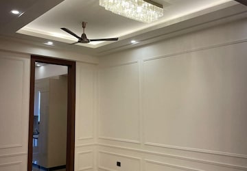 Room in 3.5 BHK Builder Floor at Sector 4 – for Rent