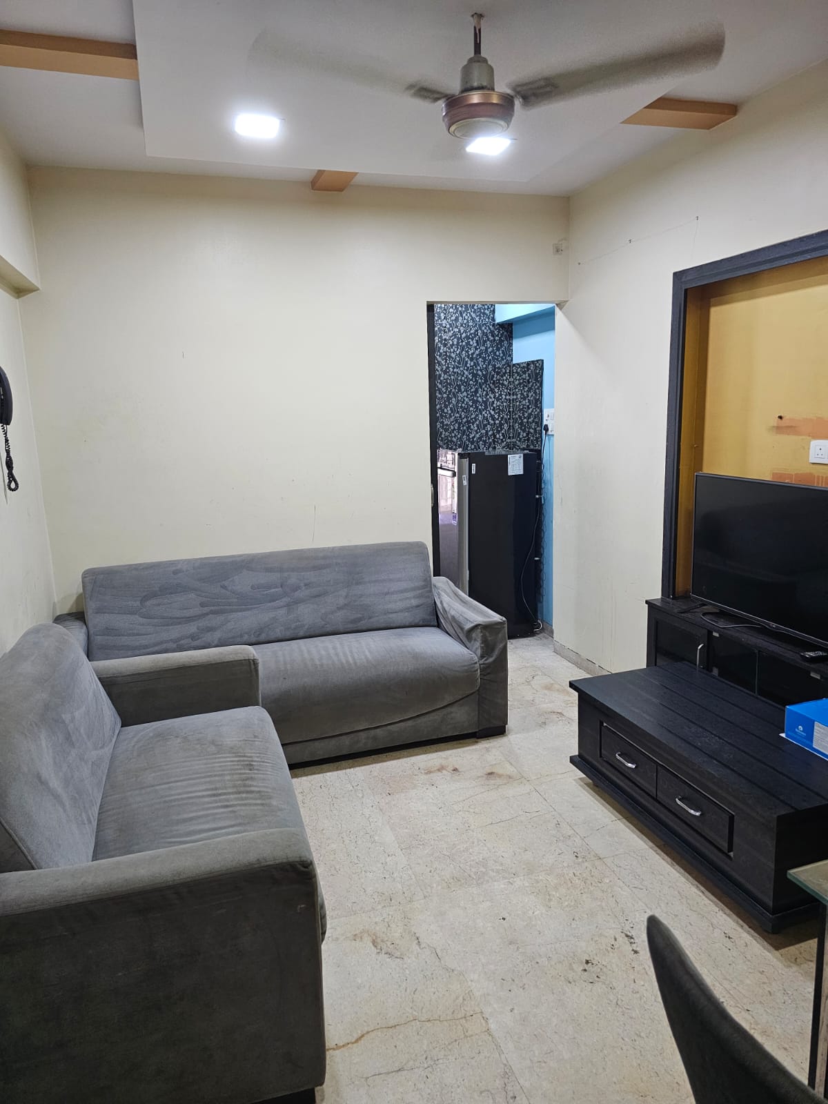 1.5 BHK Apartment For Rent in Luv Kush Tower