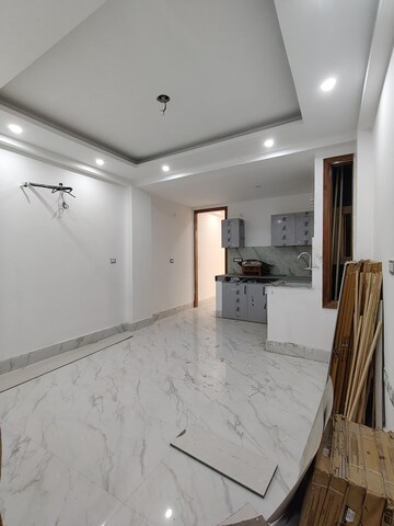 Room in 1 BHK Builder Floor at Saket – for Rent