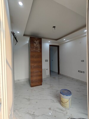 Room in 1 BHK Builder Floor at Saket – for Rent