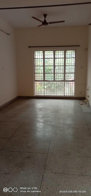 Room in 2 BHK Apartment at Vasant Kunj – for Rent