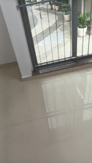 2 BHK Apartment For Rent in Kalpataru Sunrise Grande, Kolshet Road