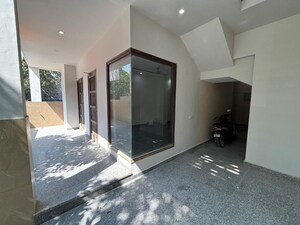 Living Room in 3 BHK Builder Floor at Sushant Lok 2, Sector 57 – for Rent