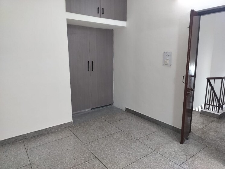 Room, vasant kunj 3 Bedroom 1500 Sq.Ft. Apartment In Vasant Kunj Delhi 9325716