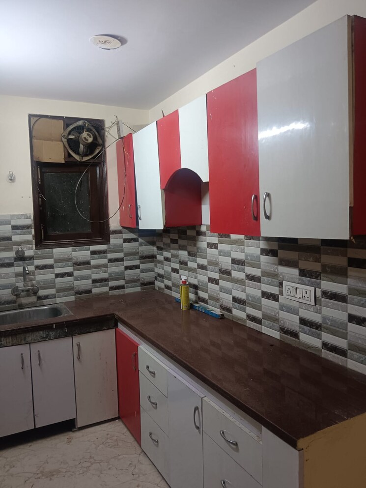 Kitchen, khirki extension 3 Bedroom 900 Sq.Ft. Builder Floor In Khirki Extension Delhi 9325728